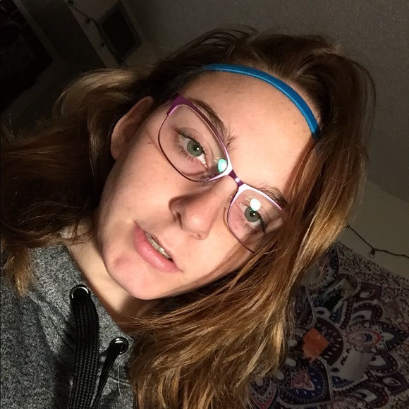 Meet your Posher, Briana - Picture 1 of 1